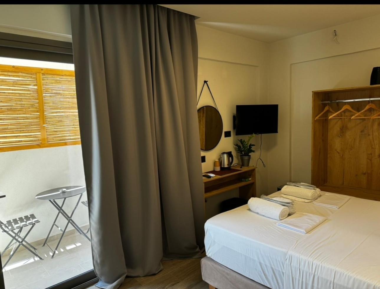 Lunar Hotel Herszonisszosz Kültér fotó